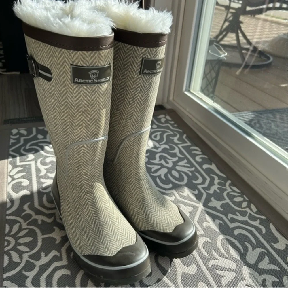 ✨ arctic shield brown herringbone for winter rain ☔️ rubber wellies boots 👢 6
